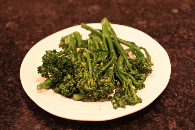 garlicky broccolini