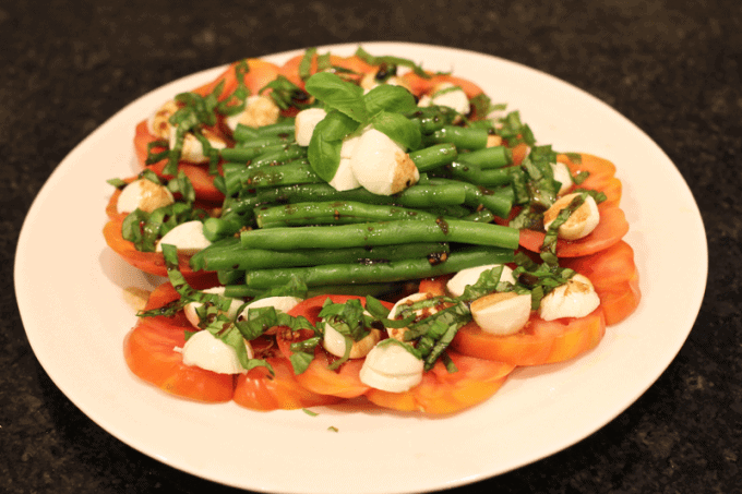 Green beans Caprese style salad with tomatoes, mozzarella, basil and an easy homemade balsamic vinaigrette