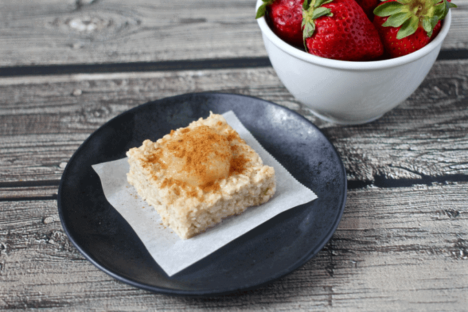 Applesauce cinnamon oatmeal square | FamilyFoodontheTable.com