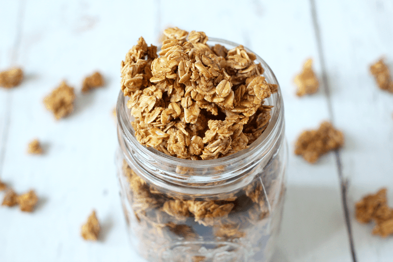 5-ingredient homemade granola | FamilyFoodontheTable.com