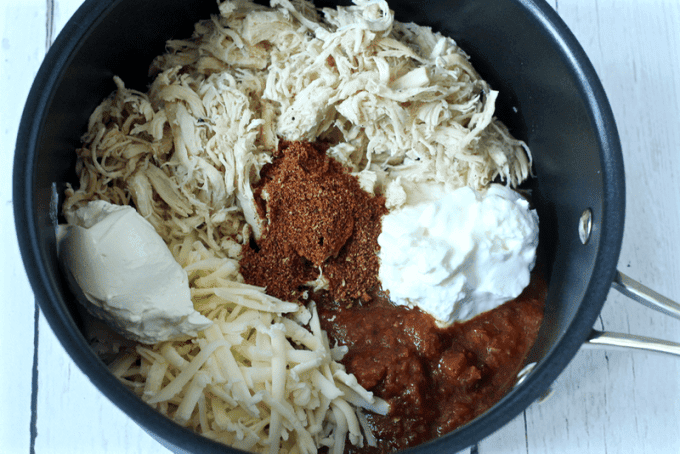 Creamy shredded chicken tacos | FamilyFoodontheTable.com