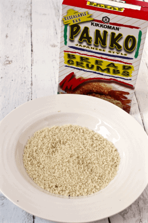 Panko breadcrumbs - a must for crunchy baked chicken! | FamilyFoodontheTable.com