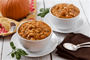 Pumpkin white bean chili - a 30-minute vegetarian chili | FamilyFoodontheTable.com