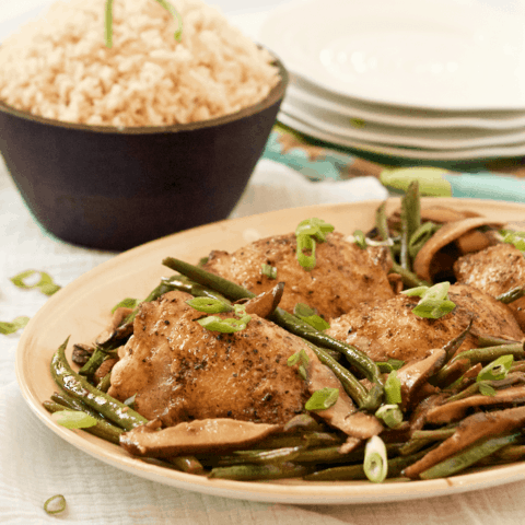 A 30-minute Asian chicken dinner with shiitake mushrooms and French green beans, all made in one skillet! | FamilyFoodontheTable.com