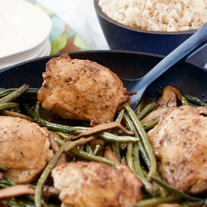 A 30-minute Asian chicken dinner with shiitake mushrooms and French green beans, all made in one skillet! | FamilyFoodontheTable.com