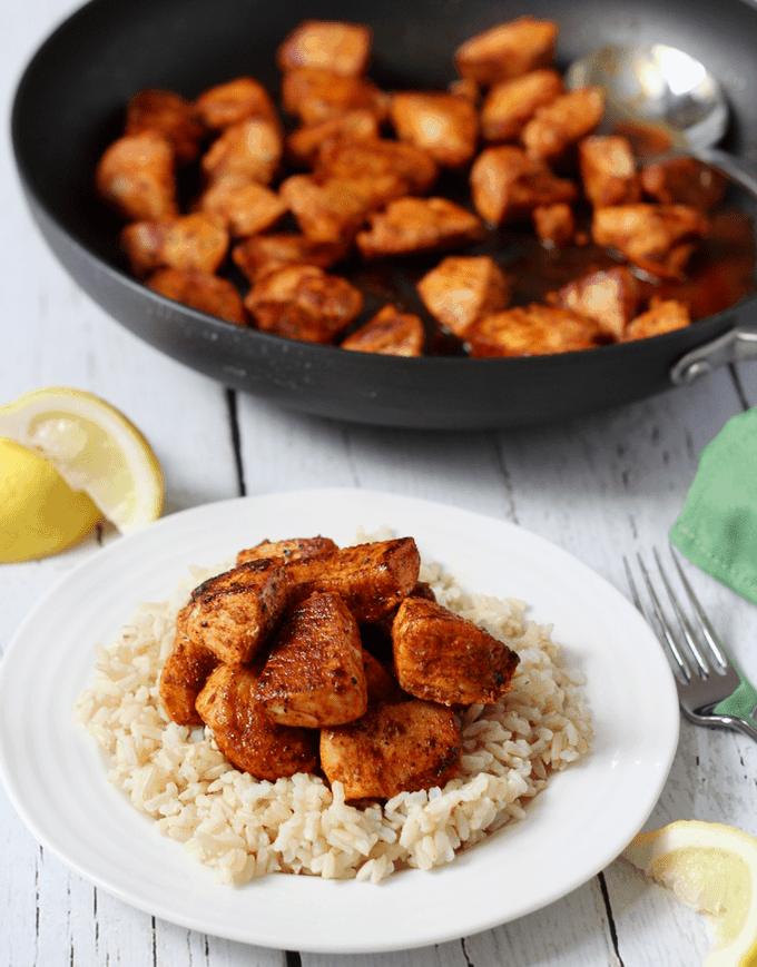 A 15-minute paprika chicken recipe that uses on-hand ingredients for big flavor! | FamilyFoodontheTable.com