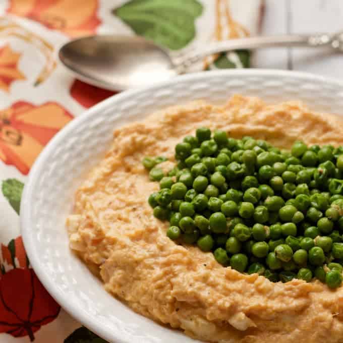 Winter squash and peas - a creamy mash of roasted butternut squash topped with buttery peas | FamilyFoodontheTable.com