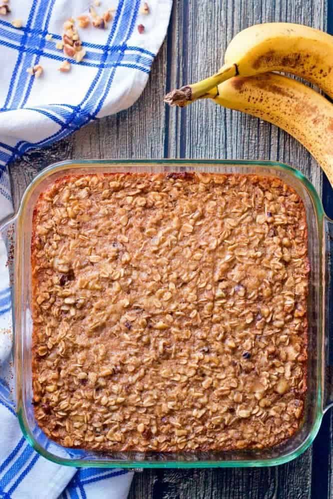 This easy banana bread baked oatmeal takes just 10 minutes to prep and has big banana and cinnamon flavors, making it perfect for a delicious healthy breakfast! Plus it’s gluten-free and naturally sweetened. #bananabread #bakedoatmeal #oatmeal #breakfast #glutenfreerecipes