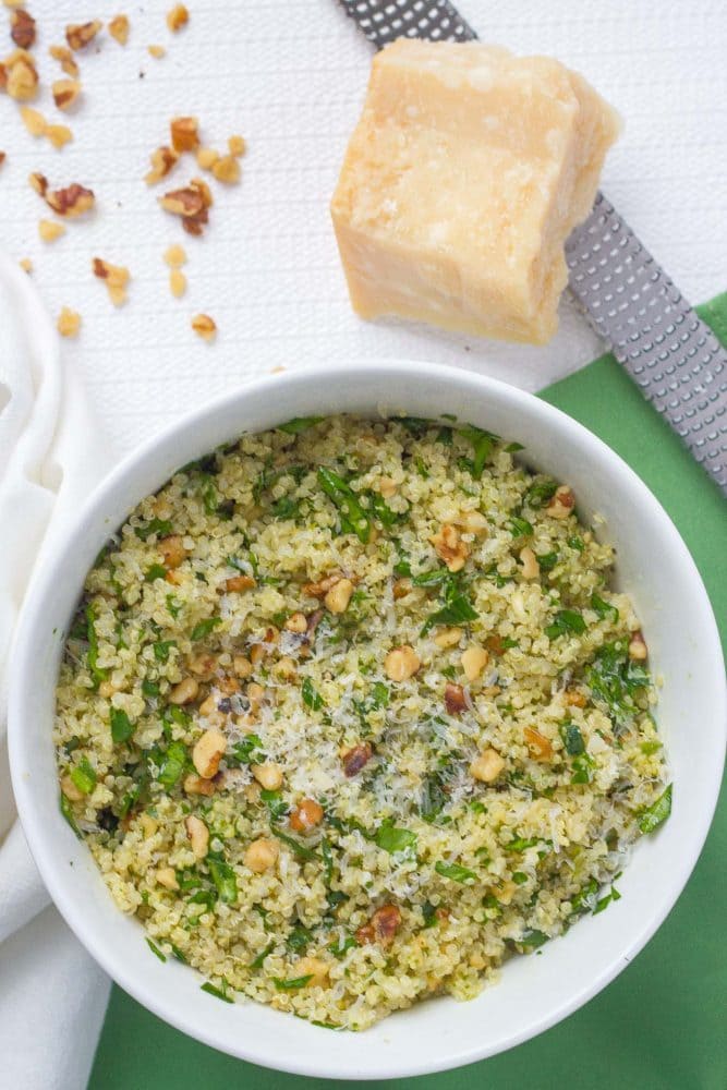 Quinoa and spinach salad with pesto| FamilyFoodontheTable.com