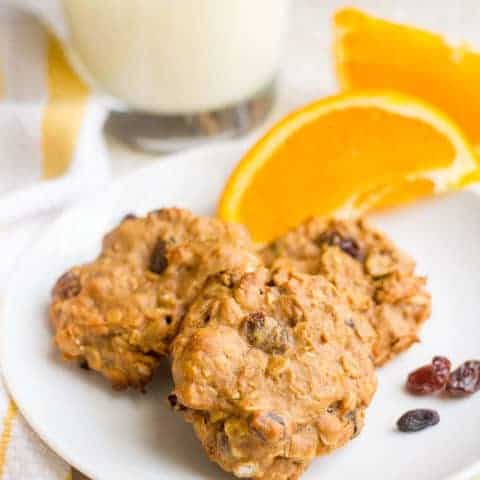 Healthy oatmeal raisin breakfast cookies - whole grain and naturally sweetened