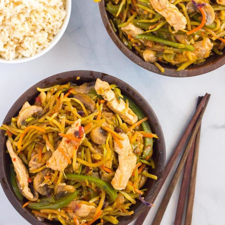 An easy, veggie-packed pork stir fry dinner that’s ready in just 25 minutes!