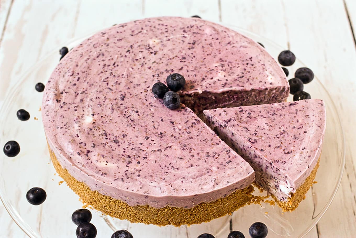 No-bake frozen blueberry pie - a super creamy summer dessert! | FamilyFoodontheTable.com