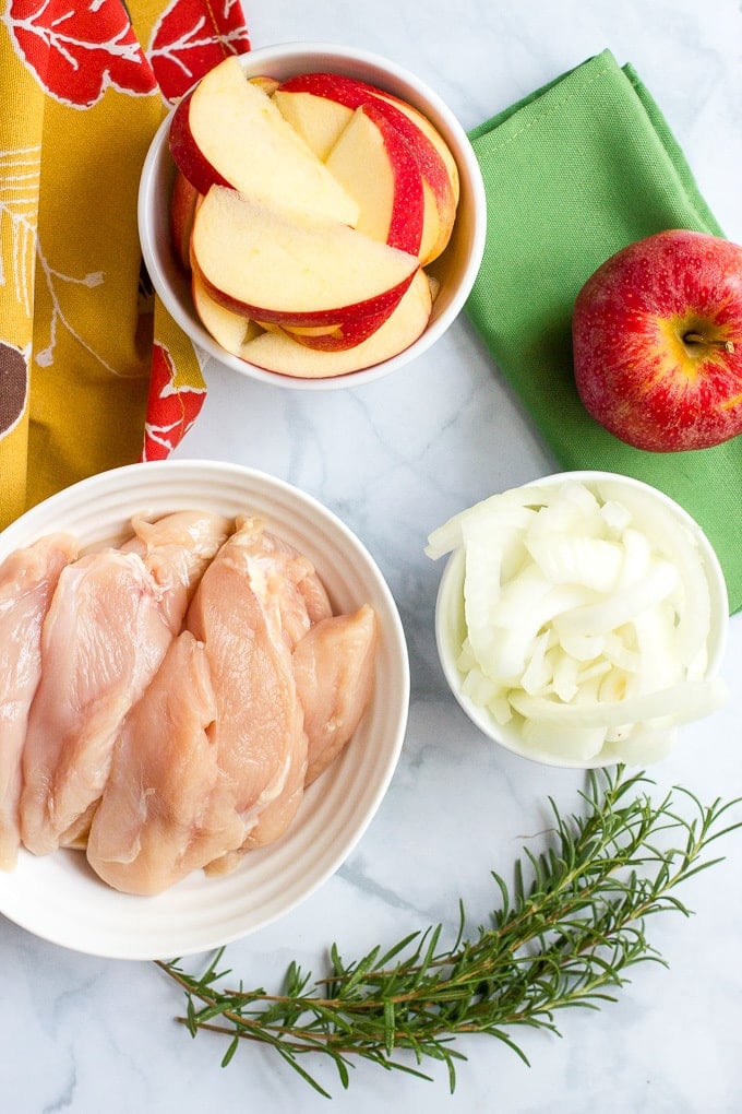 One-skillet sautéed chicken and apples with rosemary