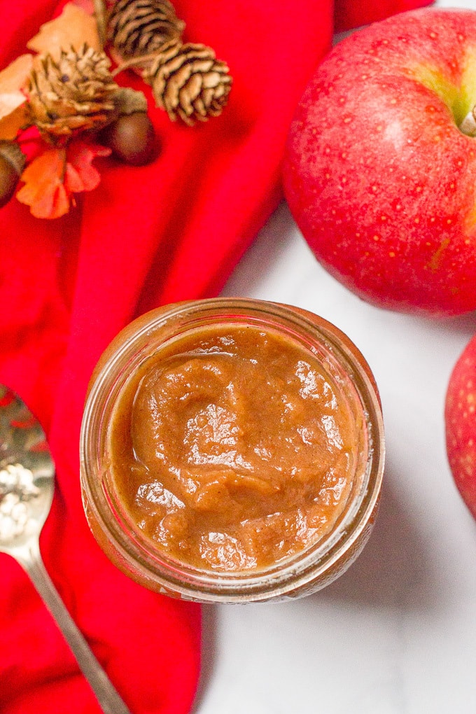Slow cooker apple butter no sugar added - great for breakfast on toast or as hostess gifts/neighbor gifts/teacher gifts!