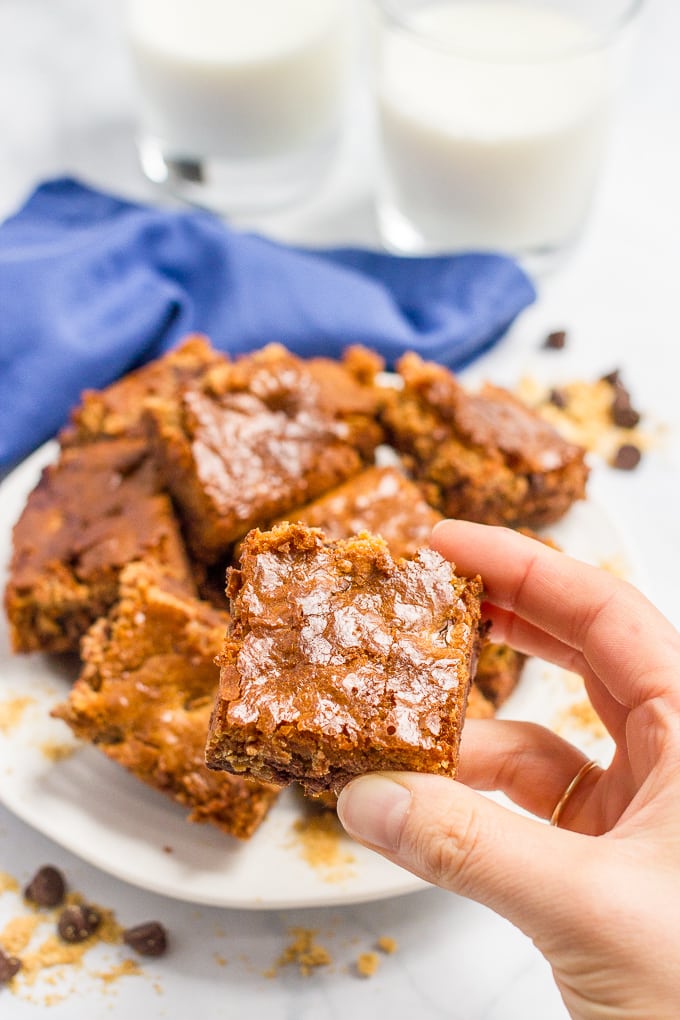 4-ingredient-chocolate-chip-brownies