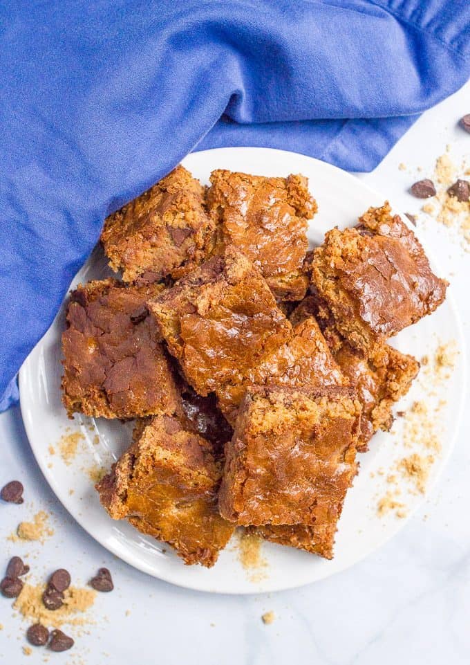 Chocolate chip brownies have just 4 ingredients (no box mixes) and come out chewy and perfectly sweet - a great, easy dessert! | www.familyfoodonthetable.com