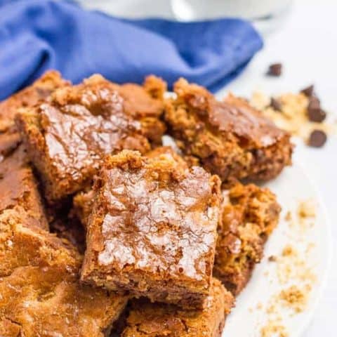 Chocolate chip brownies have just 4 ingredients (no box mixes) and come out chewy and perfectly sweet - a great, easy dessert! | www.familyfoodonthetable.com