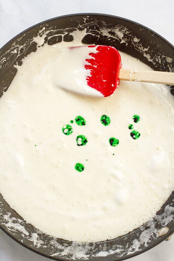 Rice Krispies Christmas wreaths marshmallow mixture