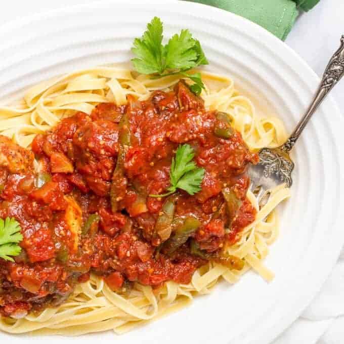 Saucy Italian slow cooker pork chops - an easy, flavorful dinner that's great for date night! | www.familyfoodonthetable.com
