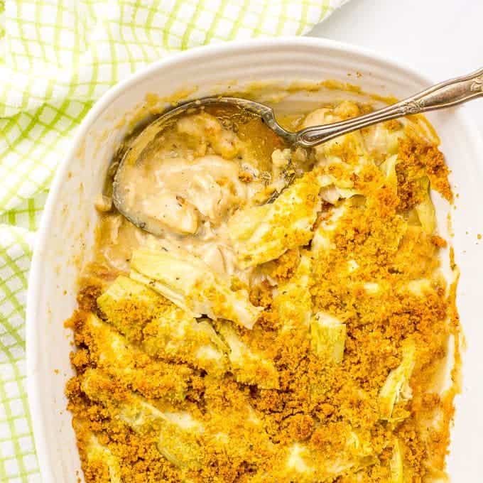 Creamy turkey artichoke casserole is an easy way to transform leftover Thanksgiving turkey into an entirely different meal! | www.familyfoodonthetable.com