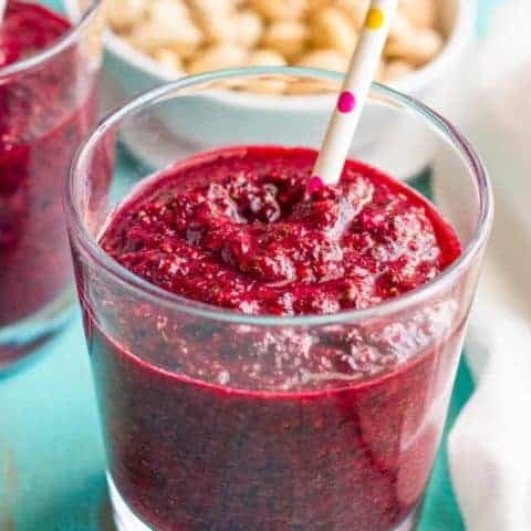 Berry beet smoothie with broccoli is a healthy, pretty fruit smoothie with a double dose of vegetables — a great way to get kids to enjoy their veggies! | www.familyfoodonthetable.com