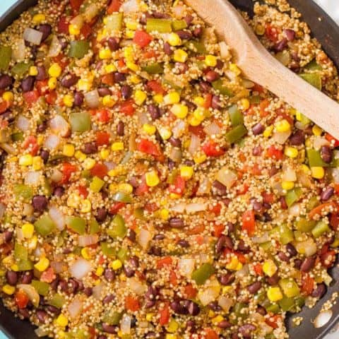 Southwest vegetarian quinoa skillet is a quick and easy one-pan dinner recipe that’s healthy but very filling and perfect for meatless Monday! | www.familyfoodonthetable.com