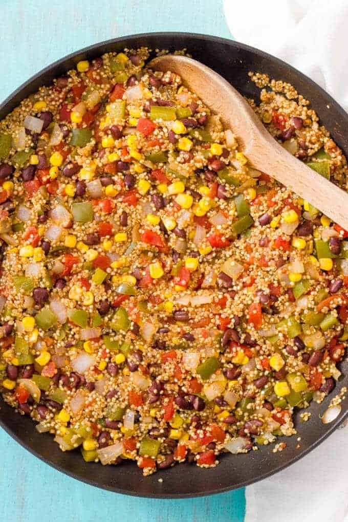 Southwest vegetarian quinoa skillet is a quick and easy one-pan dinner recipe that’s healthy but very filling and perfect for meatless Monday! #quinoa #vegetarianrecipes #meatlessMonday #easydinner