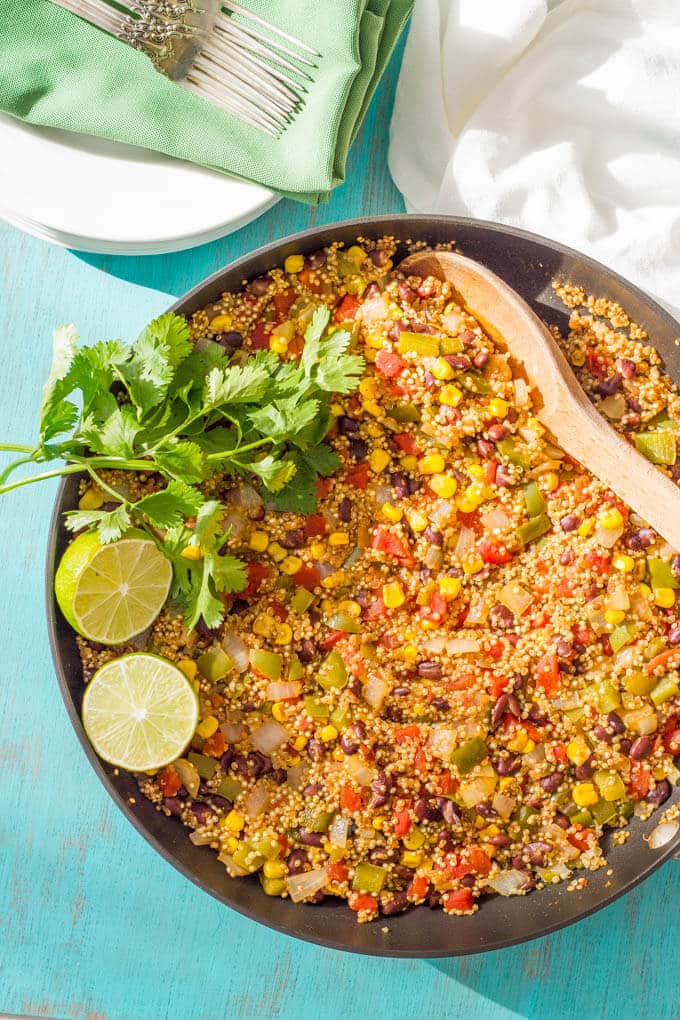 Southwest vegetarian quinoa skillet is a quick and easy one-pan dinner recipe that’s healthy but very filling and perfect for meatless Monday! | www.familyfoodonthetable.com