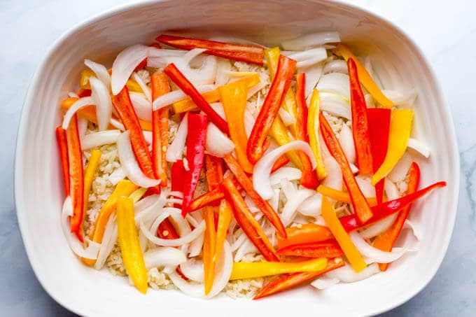 Healthy chicken fajita casserole | www.familyfoodonthetable.com