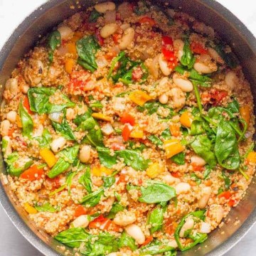 Quinoa cannellini beans skillet is a quick and easy one-pot vegetarian meal with rich Italian flavors!