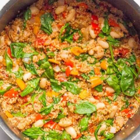 Quinoa cannellini beans skillet is a quick and easy one-pot vegetarian dinner with rich Italian flavors! | www.familyfoodonthetable.com