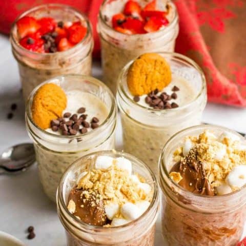Chocolate overnight oats made 3 ways: brownie batter, oatmeal chocolate chip cookie and s’mores! Perfect for a sweet morning treat or a late-night snack! | www.familyfoodonthetable.com