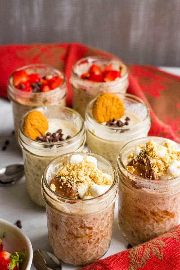 Try 3 different kinds of chocolate overnight oats: brownie batter, oatmeal chocolate chip cookie and s’mores! These jars are perfect for a sweet morning treat or a late-night snack! (GF) #overnightoats #oatmeal #oatmealjars #glutenfreerecipes #makeaheadbreakfast #mealprep