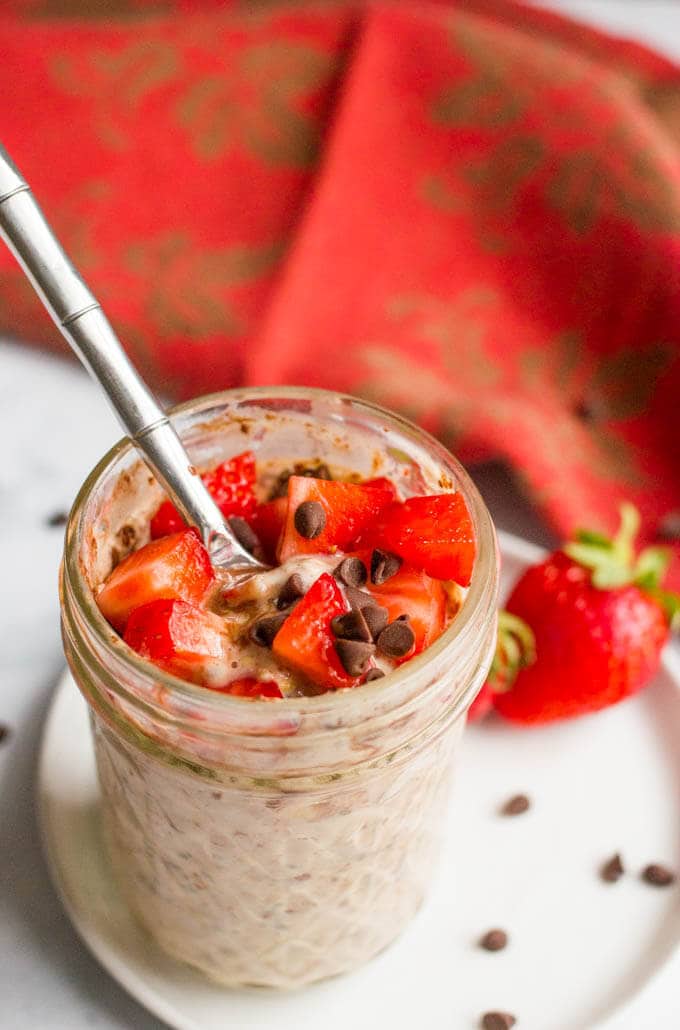 Brownie batter overnight oats - great served with fruit!