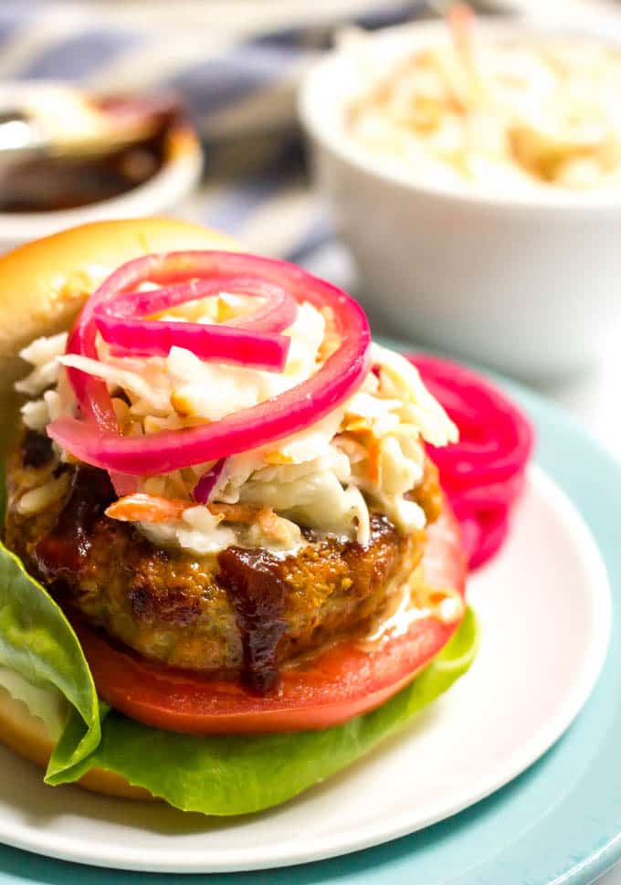 These BBQ chicken burgers require just a few basic ingredients and come out so juicy and flavorful! | www.familyfoodonthetable.com