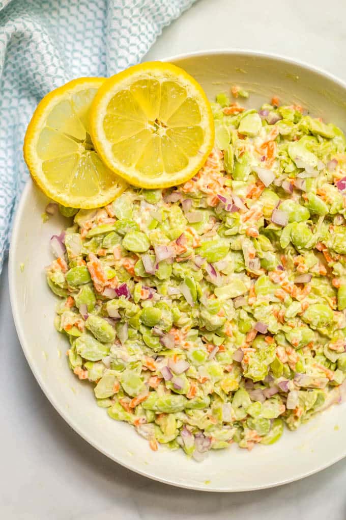 Smashed edamame salad is like the chickpea version but even lighter - perfect on its own or in a sandwich or wrap for an easy, healthy lunch! #vegetarianrecipes #glutenfreerecipes #edamame #healthylunch #lowcarbrecipes