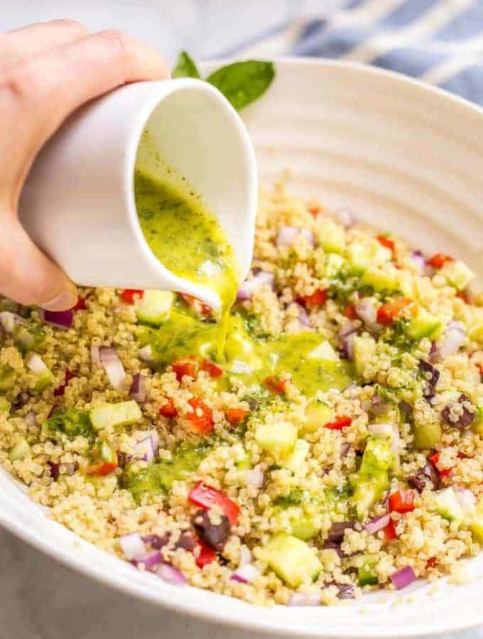 Mediterranean quinoa salad is a flavorful, veggie-loaded salad with great colors, flavors and textures! Great as a vegetarian side dish or add chicken or chickpeas to make it a full meal! | www.familyfoodonthetable.com