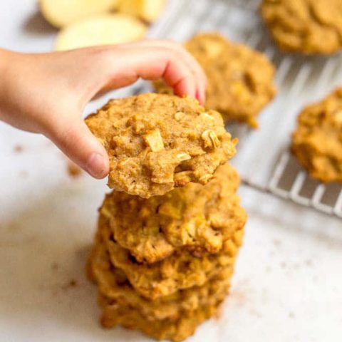 Whole wheat apple cinnamon breakfast cookies are a fun, healthy way to start the day! And a great recipe to make ahead for busy, on-the-go mornings! | www.familyfoodonthetable.com