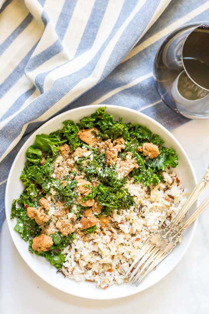 Easy wild rice sausage kale bowl is a 3-ingredient dinner that’s flavorful and filling - perfect for a weeknight family dinner! | www.familyfoodonthetable.com