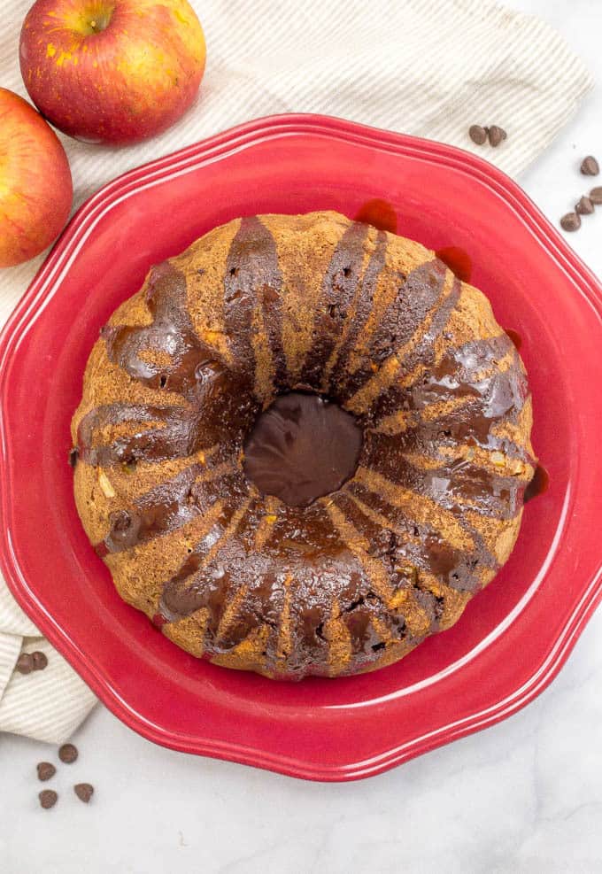 Chocolate chip apple cake is loaded with sweet apple chunks, chocolate chips and walnuts for a delicious fall dessert! | www.familyfoodonthetable.com