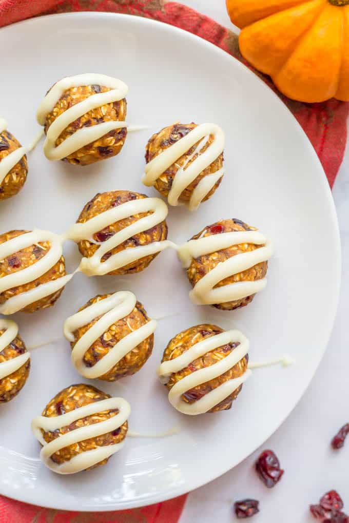 Pumpkin cranberry energy balls are an easy no-bake (and gluten-free) snack full of wholesome ingredients and yummy fall flavors! | www.familyfoodonthetable.com