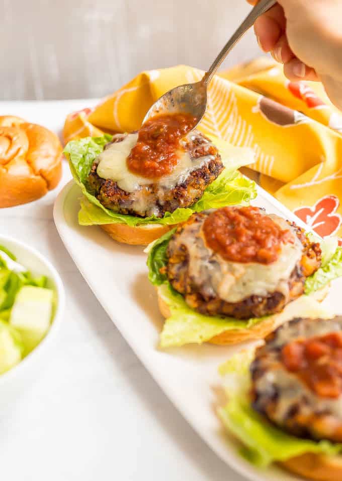 Butternut squash black bean quinoa burgers are a hearty vegan burger with tex-mex spices and big flavors! #veggieburger #blackbeanburger #vegetarian | www.familyfoodonthetable.com