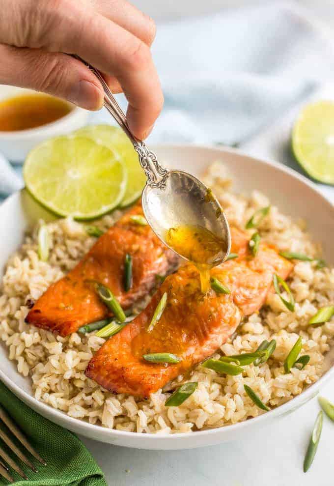 Honey lime salmon is an easy 5-ingredient recipe for a delicious marinated and roasted salmon dinner that’s perfectly tender, sweet and tangy! #salmonrecipe #seafooddinner #healthysalmon | www.familyfoodonthetable.com