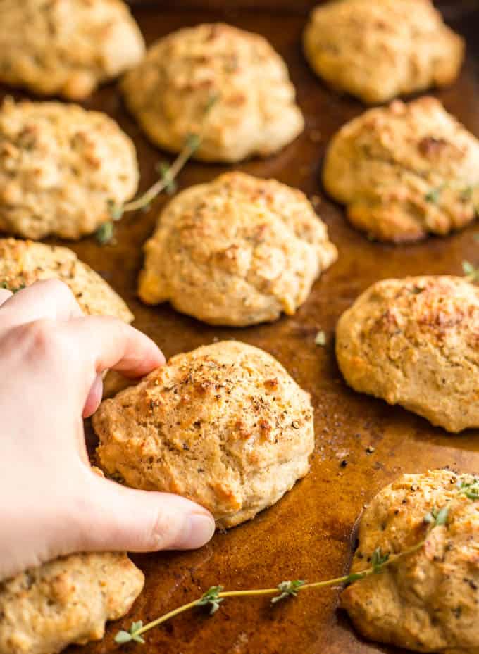 Parmesan herb drop biscuits are a quick and easy savory biscuit that’s perfectly fluffy and tender and requires no kneading or rolling! Great for breakfast, brunch, or with soups or chili. #biscuits #brunchrecipes #MothersDayrecipes | www.familyfoodonthetable.com