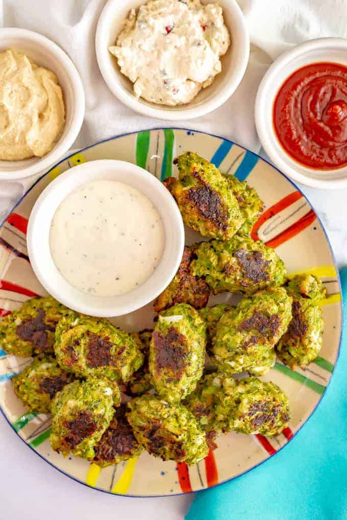 These easy baked broccoli tots are just 5 ingredients and make a great healthy veggie side dish or finger food for kids to serve with Ranch, ketchup or honey mustard for dipping! #broccoli #kids #healthyrecipe