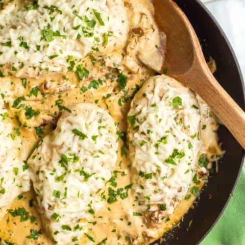 Healthy creamy Italian chicken skillet is a one-pot, 30-minute meal with an addictive creamy sauce (but no heavy cream) that’s perfect for an easy weeknight dinner! #chicken #onepot #easyrecipe #dinnerrecipe