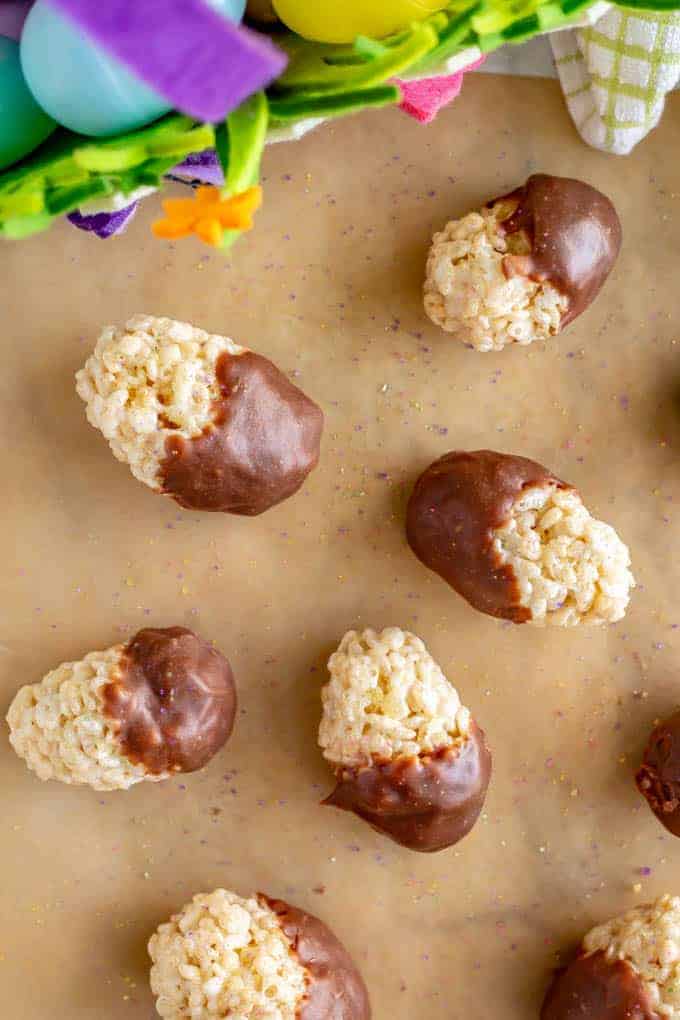 Easter egg Rice Krispie treats are a fun and tasty spring dessert to make with kids! Plus, check out all of the ideas and tips on ways to decorate them! #ricekrispies #eastereggs #easterdesserts #eastertreats #easterfun