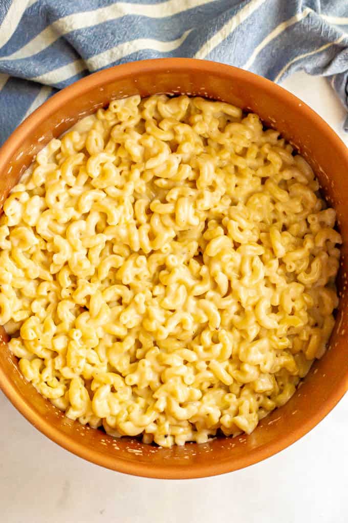 A large pot full of quick and easy macaroni and cheese